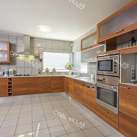 וילה Gardenia - Sea View, Wifi, Games *